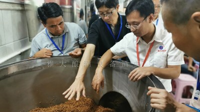 用純糧釀酒設(shè)備蒸固態(tài)酒老塌氣怎么辦？3招幫您解決！