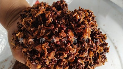 用白酒蒸餾設(shè)備做固態(tài)酒升溫猛？只需發(fā)酵時(shí)加上它。