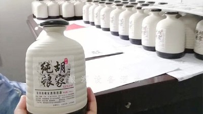 哪里有能釀出農(nóng)村土酒的小型酒廠釀酒設備？