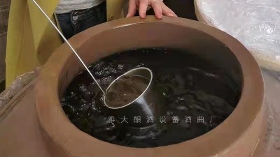 什么是固態(tài)法白酒？很多用蒸餾釀酒設(shè)備做酒的老師傅都不知情