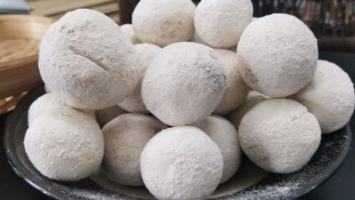 用不銹鋼釀酒設(shè)備做酒，糧食轉(zhuǎn)化成酒經(jīng)歷了幾個(gè)階段？